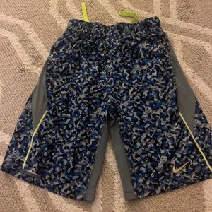 boys nike shorts